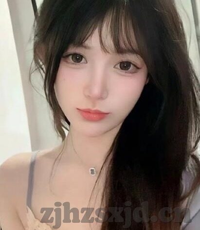 熟妇人妻久久中文字幕-熟妇人妻的细腻情感世界——在久久中文字幕下的温情篇章